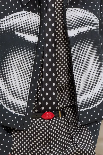 Look 50